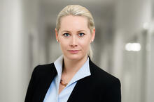 Stephanie  Saam  picture